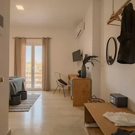 מלון Olive Grove Boutique 4*