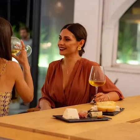 Olive Grove Boutique 4*