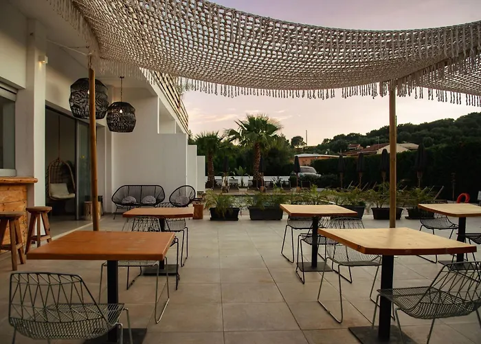 Olive Grove Boutique 4*