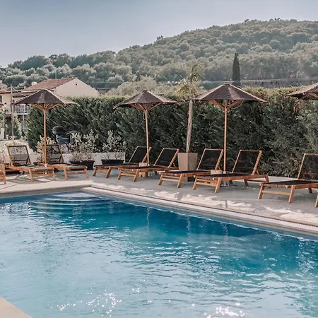 Olive Grove Boutique Hotel Moraḯtika